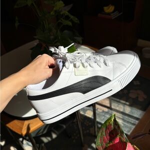 Men’s * Puma * Classic White and Black Sneakers * Size 10.5